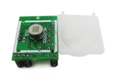 PIR传感器和超声波传感器在功能上有什么区别？