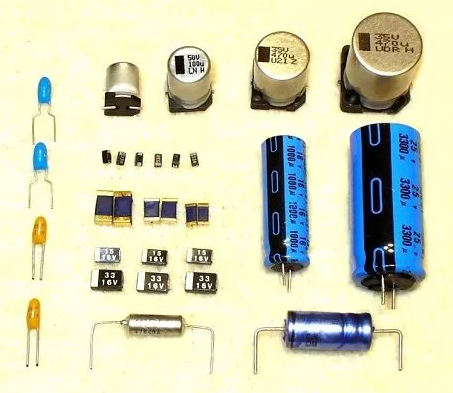 固定电容器和可变电容器主要的类型有多少种？