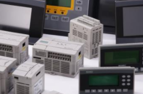 如何使用机器可编程自动化控制器，操作步骤有哪些？